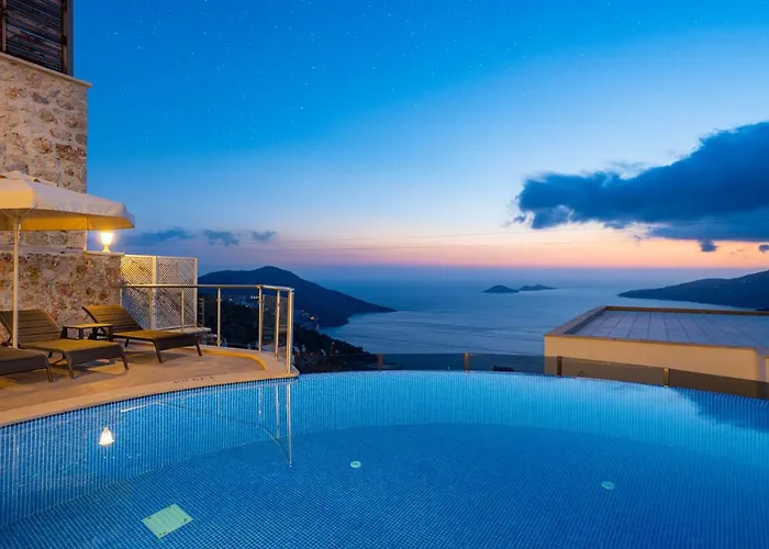 Luxury 5 Bedroom In Great Sea Views *