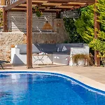 Luxury 5 Bedroom In Great Sea Views *