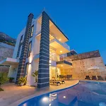 Luxury 5 Bedroom In Great Sea Views