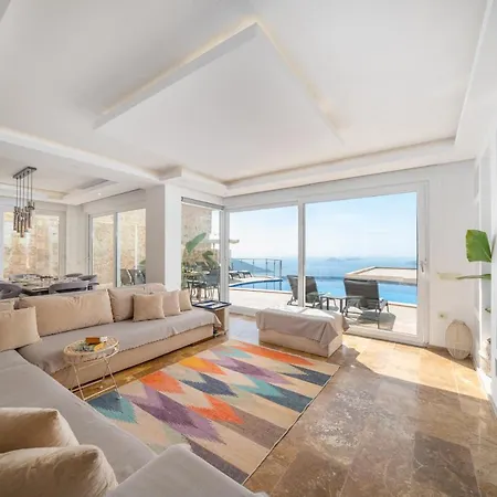 Luxury 5 Bedroom In Great Sea Views Vila *