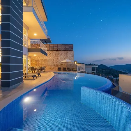 Luxury 5 Bedroom In Great Sea Views Vila *