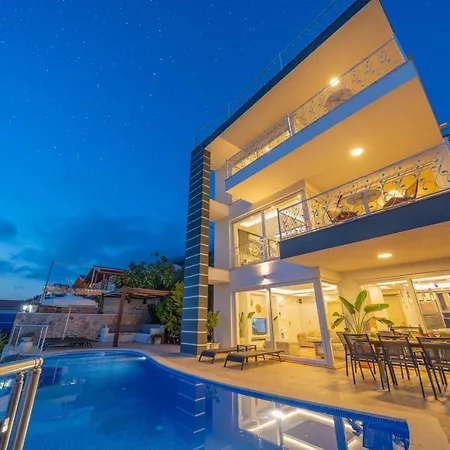 Luxury 5 Bedroom In Great Sea Views Vila