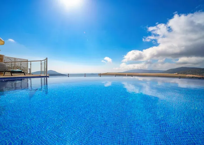 Luxury 5 Bedroom In Great Sea Views ヴィラ カルカン